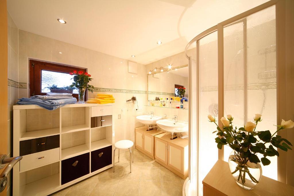 Apartment Haus Schatz Кицбюел Стая снимка